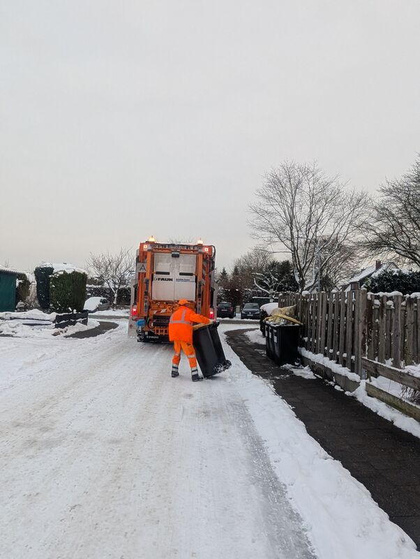 Müllabfuhr im Winter. Fotos: Lars Koch / Karl Meyer Kommunalentsorgung